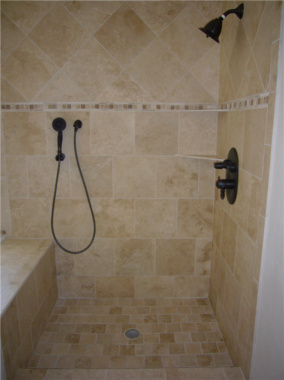 This is a nice shot of the tile design with accent tile installed.